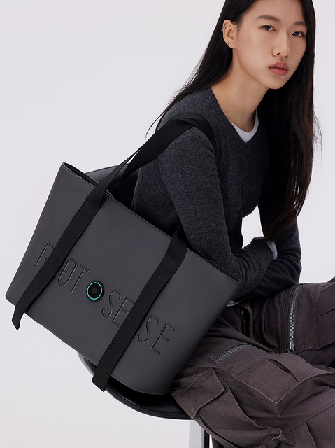 Tohugs fashion versatile large capacity waterproof PU compartment storage with built-in sterilization and deodorization function 15L tote bag